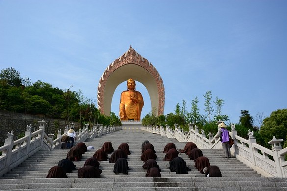 欲修三昧，何不于此等语句中全身靠倒