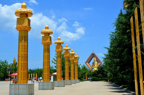 欲得涅槃乐应断轮回因