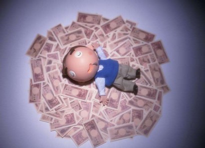 他人欺己是何因，前世傲慢贪欲大