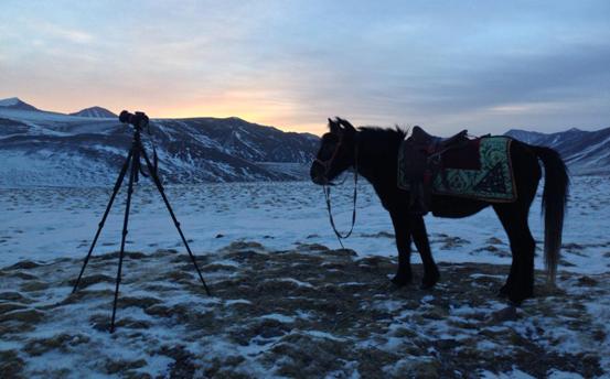 被富贵逼落三途