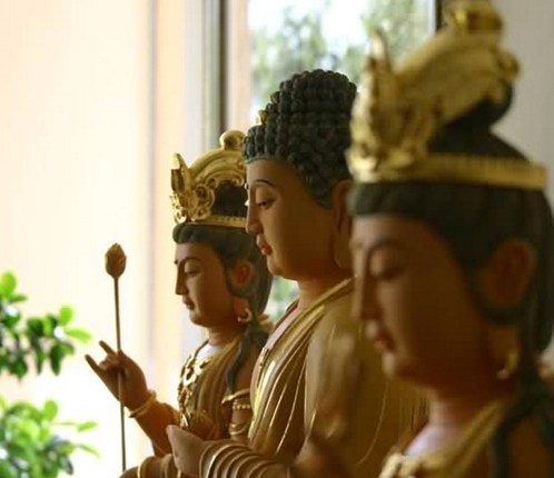 念佛四年，站着往生