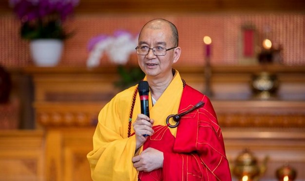 如何辨别出假的出家人