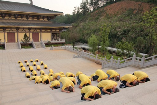 居士如何护持正法