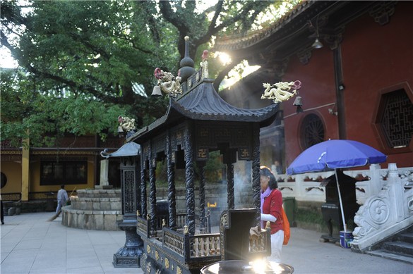学佛入门以受三皈依为根本